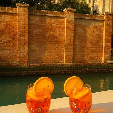Ca'Dei Nonni Canal View Venedig Exteriör bild